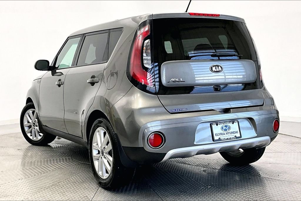 Used 2017 Kia Soul + FWD image 12