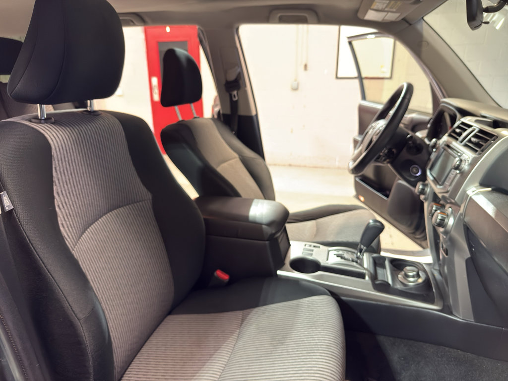Used 2016 Toyota 4Runner SR5 AWD/4WD image 21