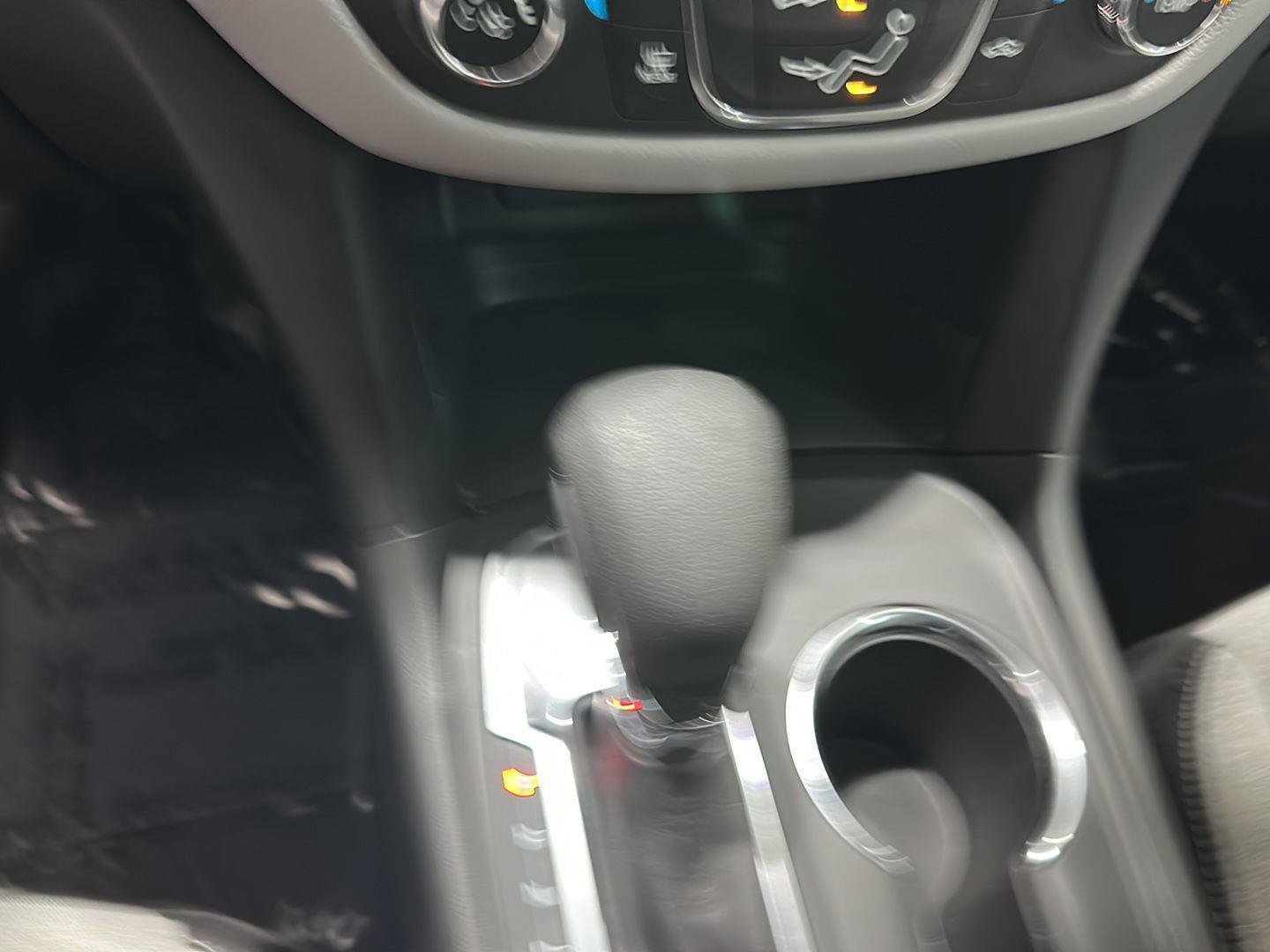 Used 2023 Chevrolet Equinox LS w/ LS Convenience Package FWD image 17