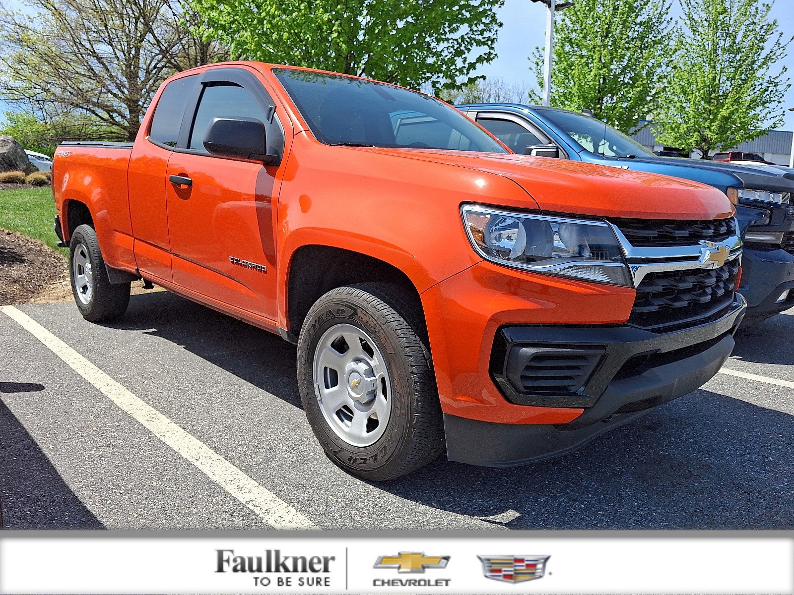Used 2021 Chevrolet Colorado W/T AWD/4WD image 1