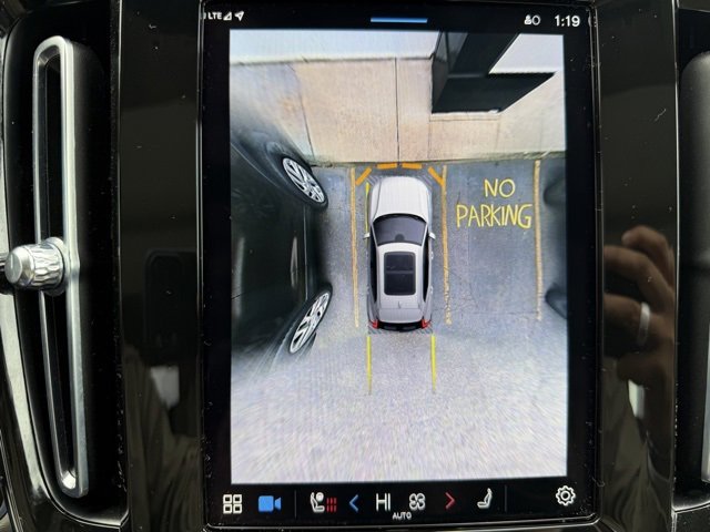 Certified 2023 Volvo XC40 B5 Plus w/ Driver Assist Package image 4