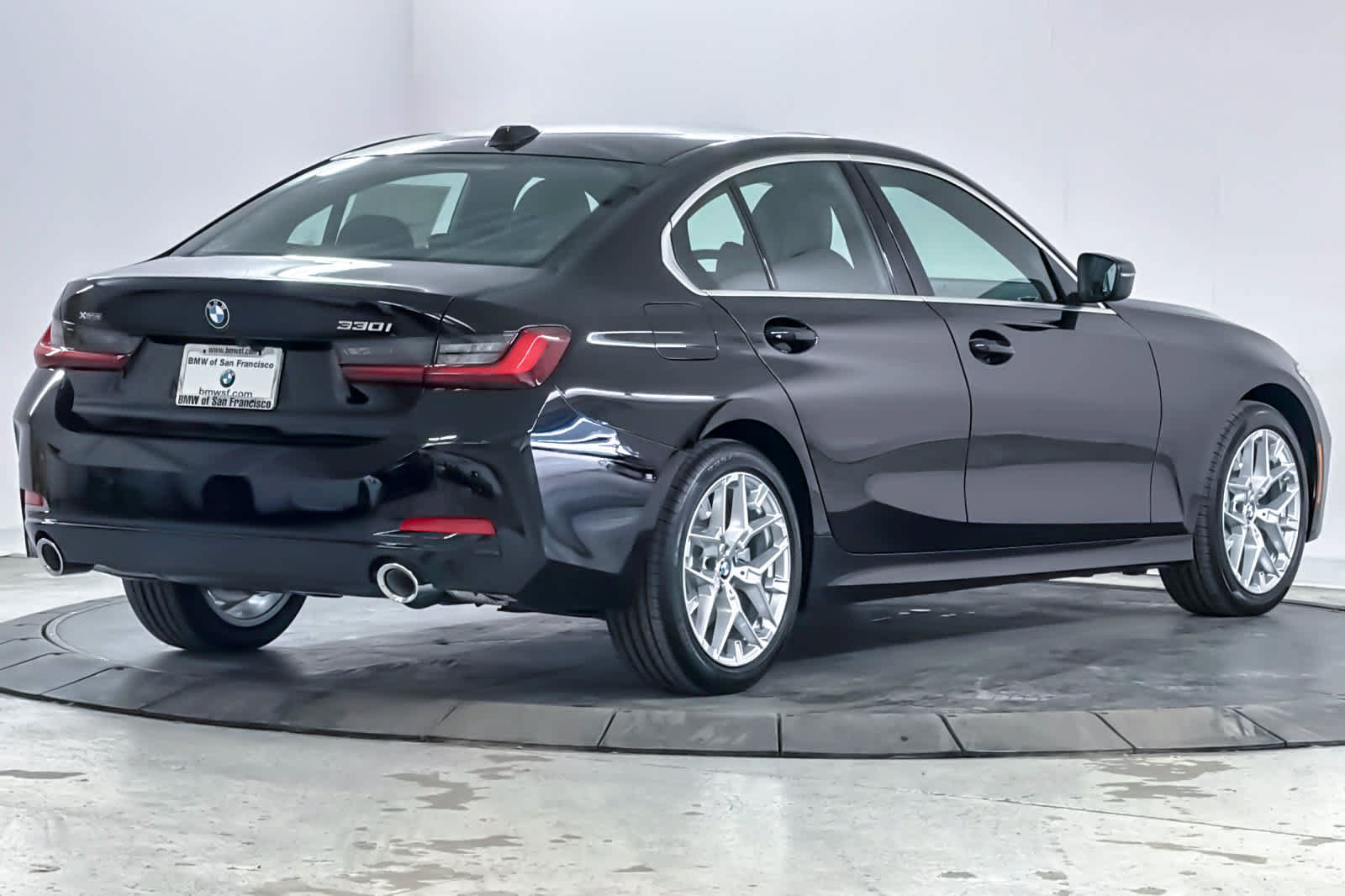 New 2026 BMW 330i xDrive Sedan w/ Convenience Package AWD/4WD image 2