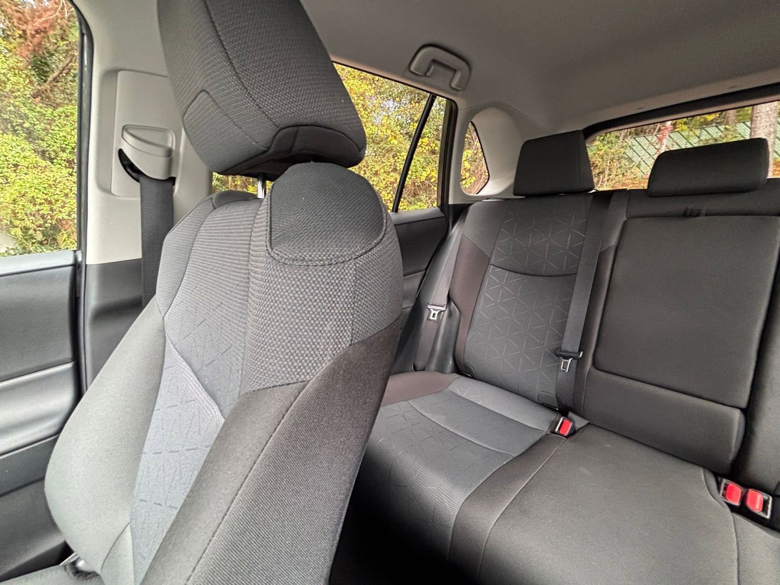 Used 2025 Toyota RAV4 XLE image 39