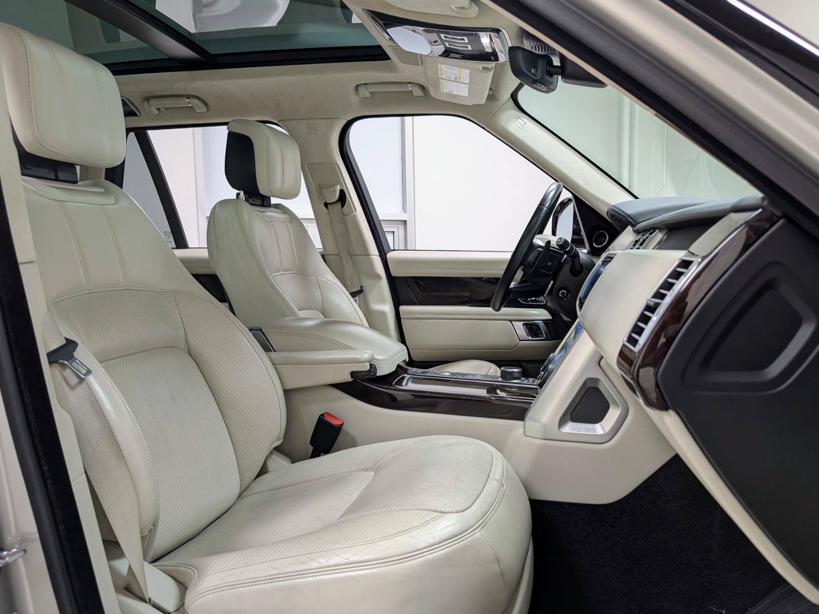 Used 2020 Land Rover Range Rover HSE AWD/4WD image 25