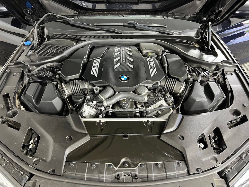 Used 2023 BMW M550i xDrive w/ Executive Package AWD/4WD image 32