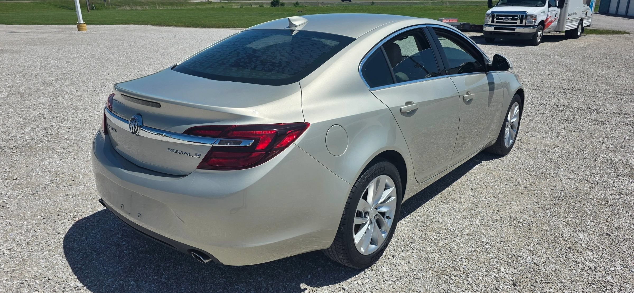 Used 2016 Buick Regal FWD image 3