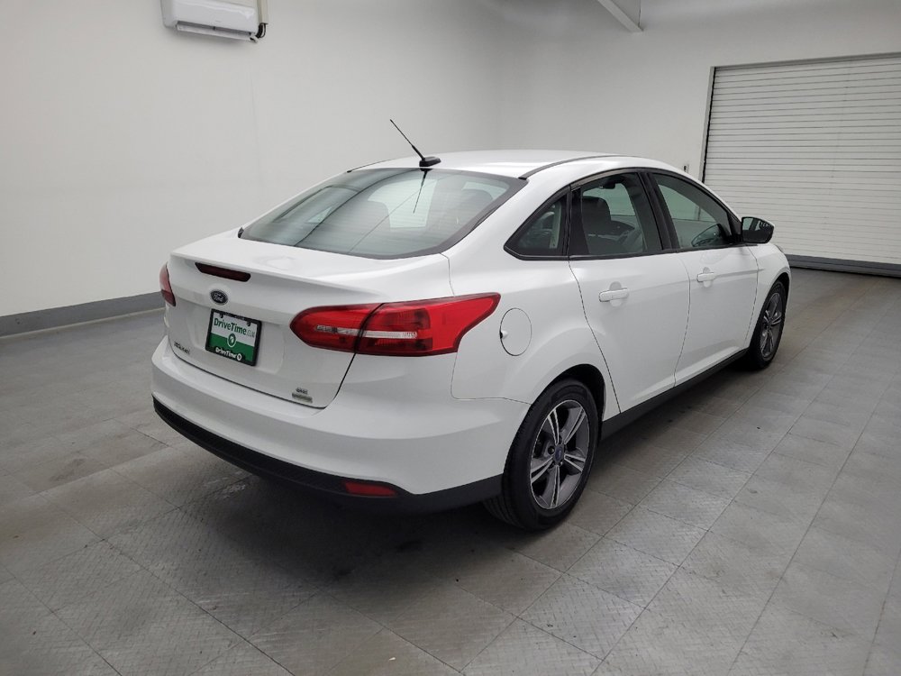 Used 2018 Ford Focus SE w/ SE Appearance Package FWD image 9