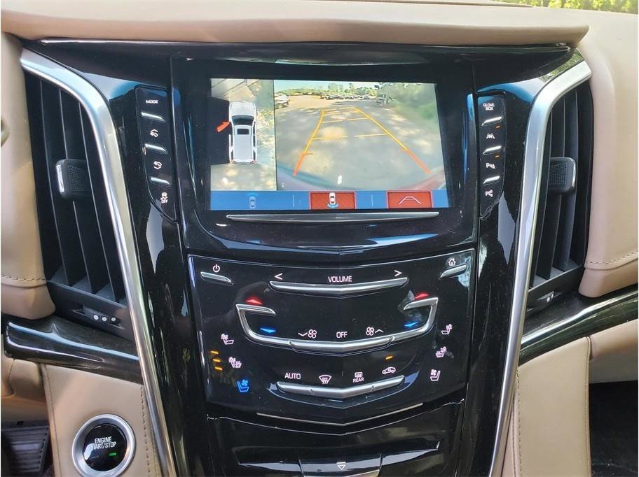 Used 2018 Cadillac Escalade ESV Platinum AWD/4WD image 42