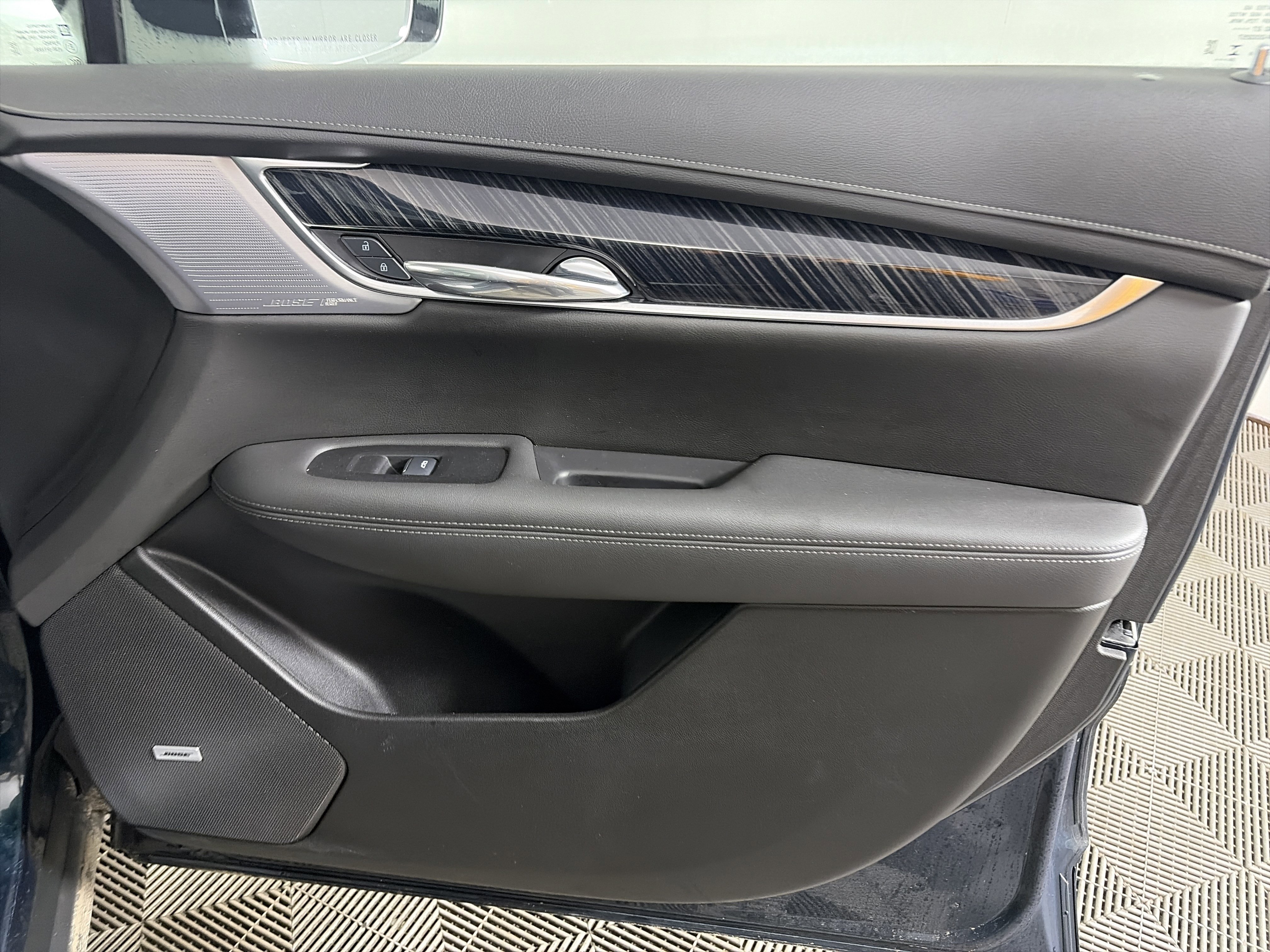 Certified 2025 Cadillac XT6 Premium Luxury image 43