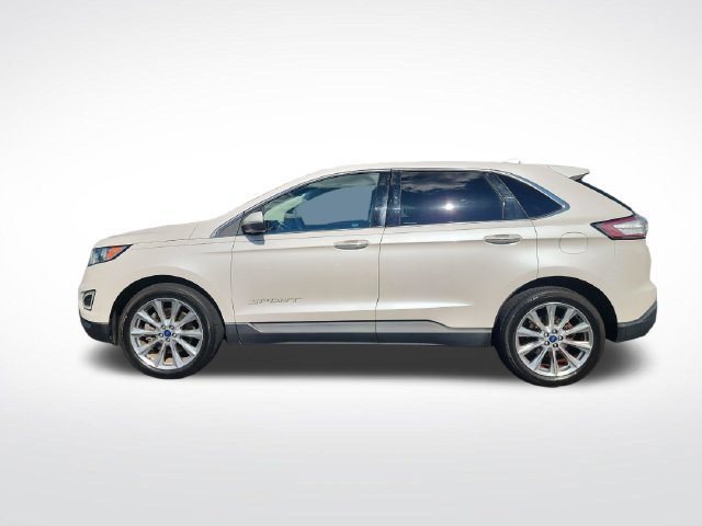 Used 2018 Ford Edge Titanium w/ Equipment Group 301A FWD image 2