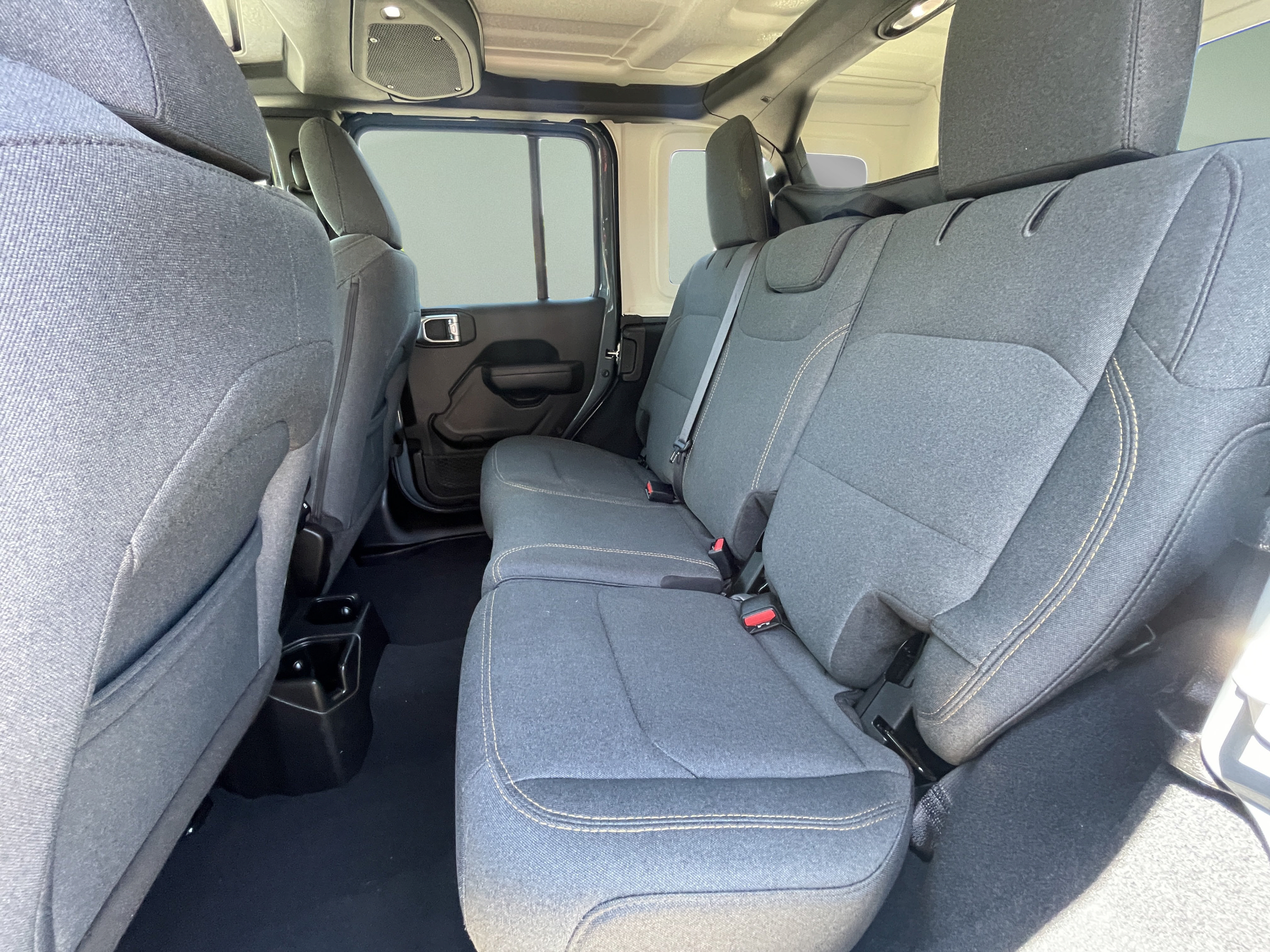 Used 2024 Jeep Wrangler Unlimited Sport AWD/4WD image 29