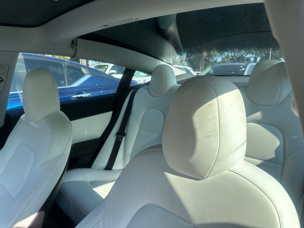 Used 2019 Tesla Model 3 Performance AWD/4WD image 2