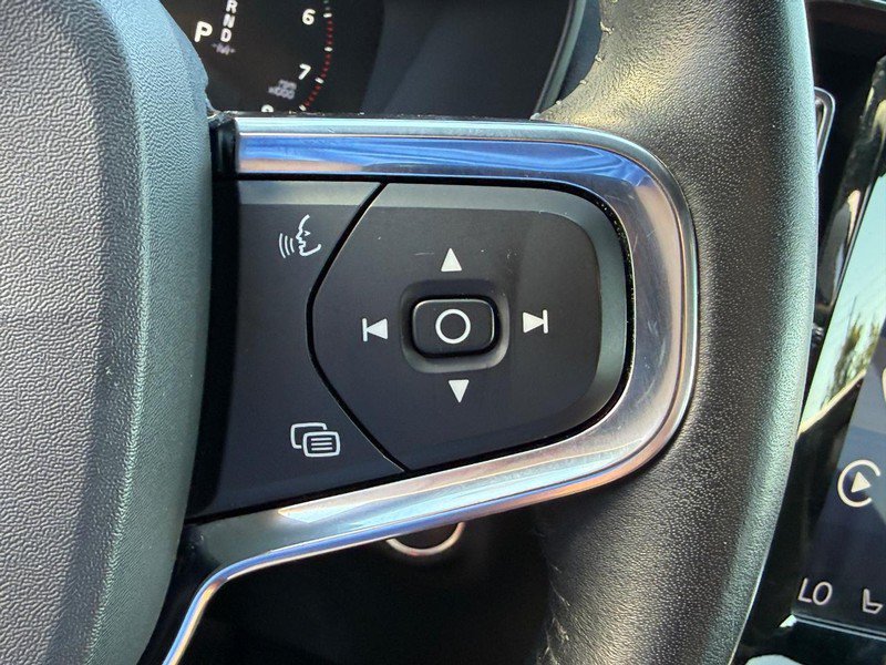 Used 2019 Volvo XC40 T5 Momentum AWD/4WD image 20