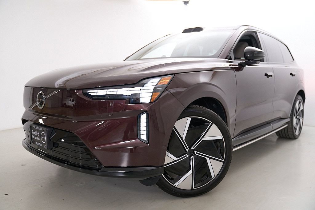 Certified 2025 Volvo EX90 Ultra AWD/4WD image 2