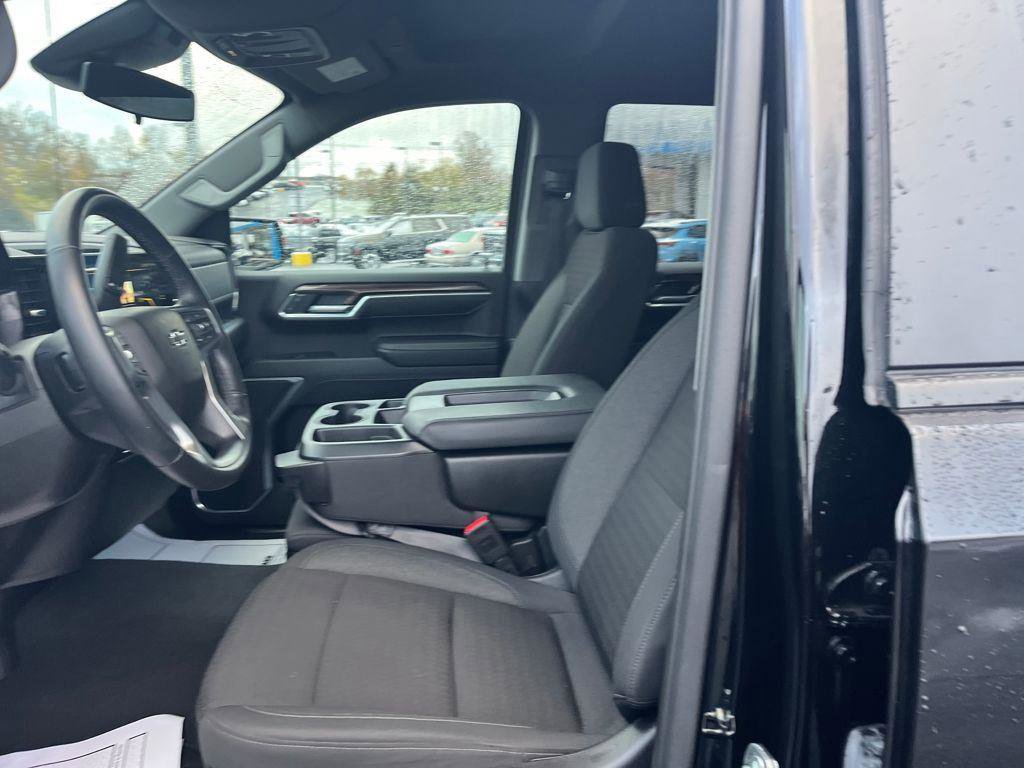 Used 2025 Chevrolet Silverado 1500 RST AWD/4WD image 19