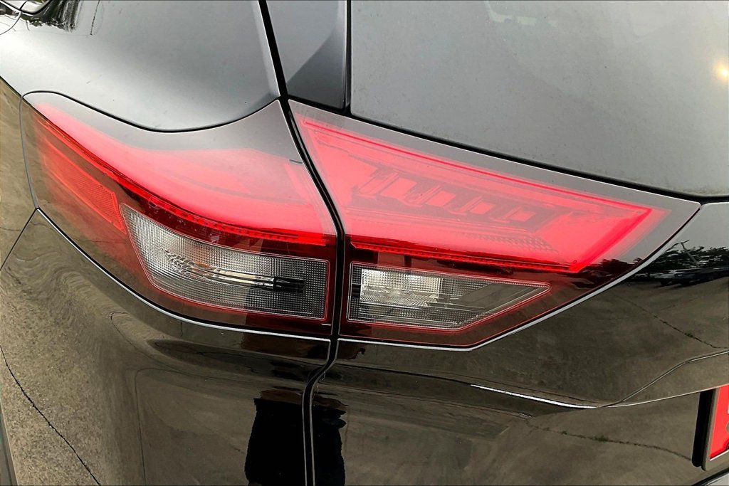 Certified 2023 Nissan Rogue SV AWD/4WD image 23
