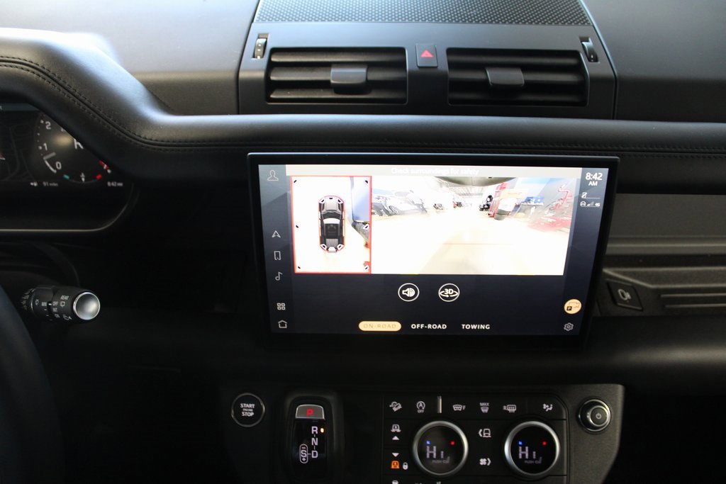 Used 2025 Land Rover Defender 110 X-Dynamic SE image 29