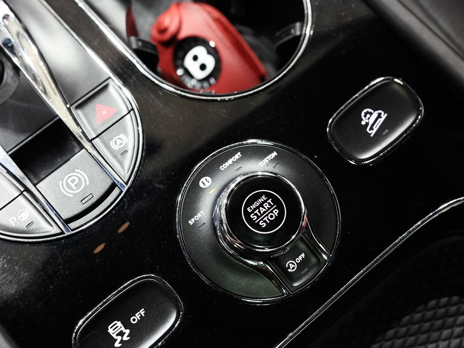 Used 2022 Bentley Bentayga AWD/4WD image 37