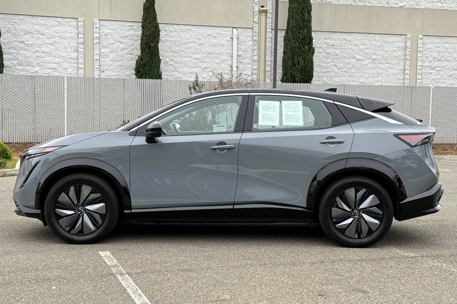 Used 2024 Nissan Ariya FWD image 7