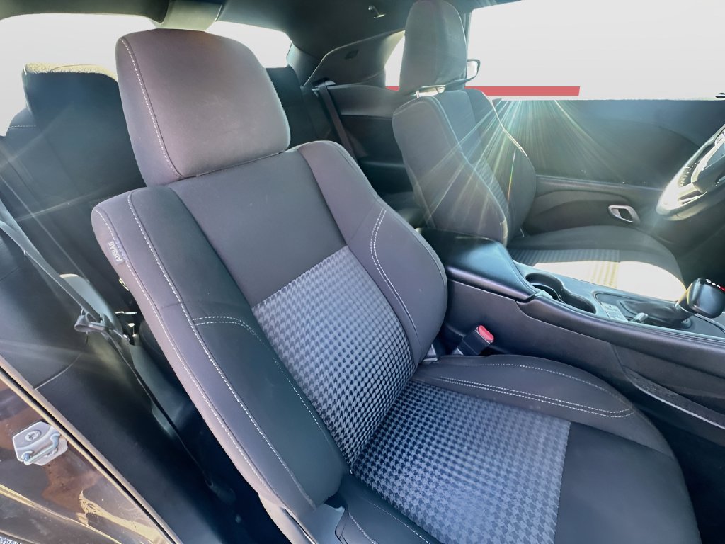 Used 2022 Dodge Challenger SXT RWD image 25
