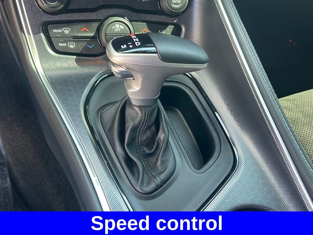 Used 2015 Dodge Challenger SRT image 14