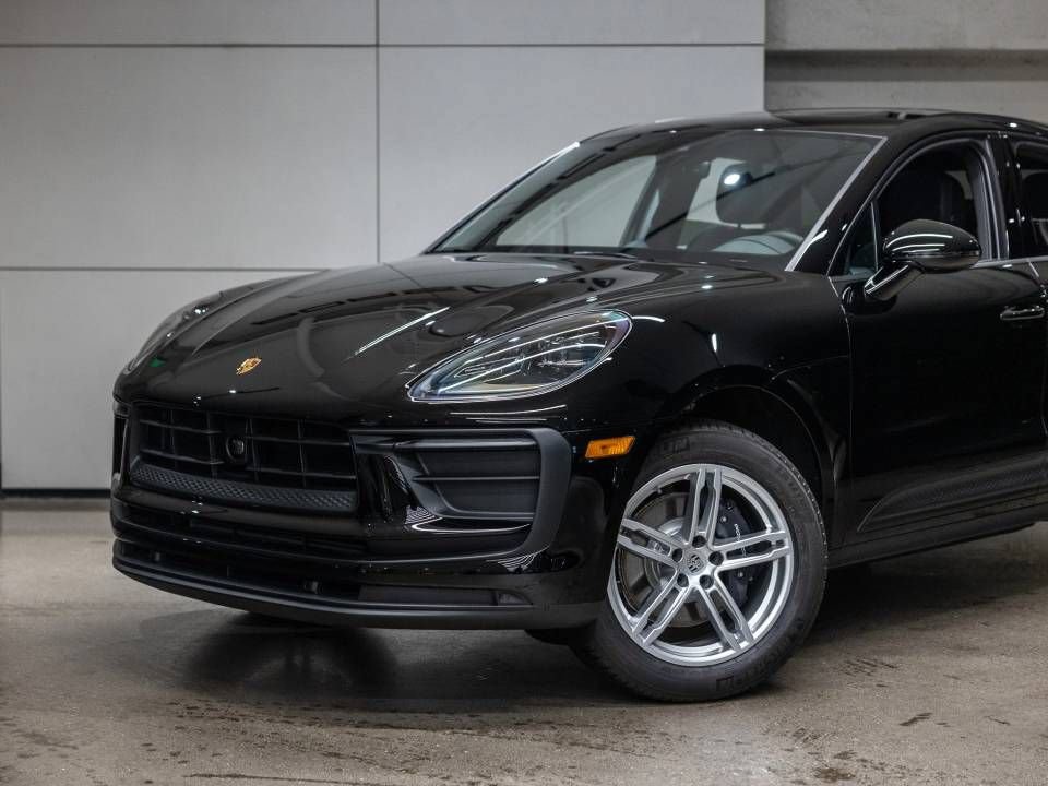 Certified 2026 Porsche Macan AWD/4WD image 14