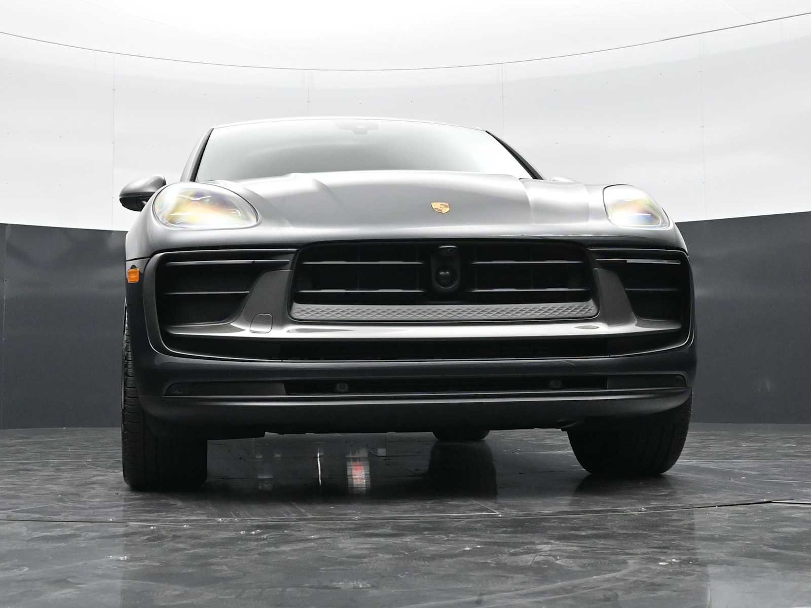 Certified 2025 Porsche Macan Turbo AWD/4WD image 46