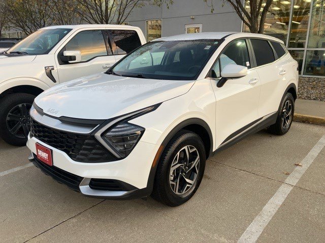 Used 2024 Kia Sportage LX image 3