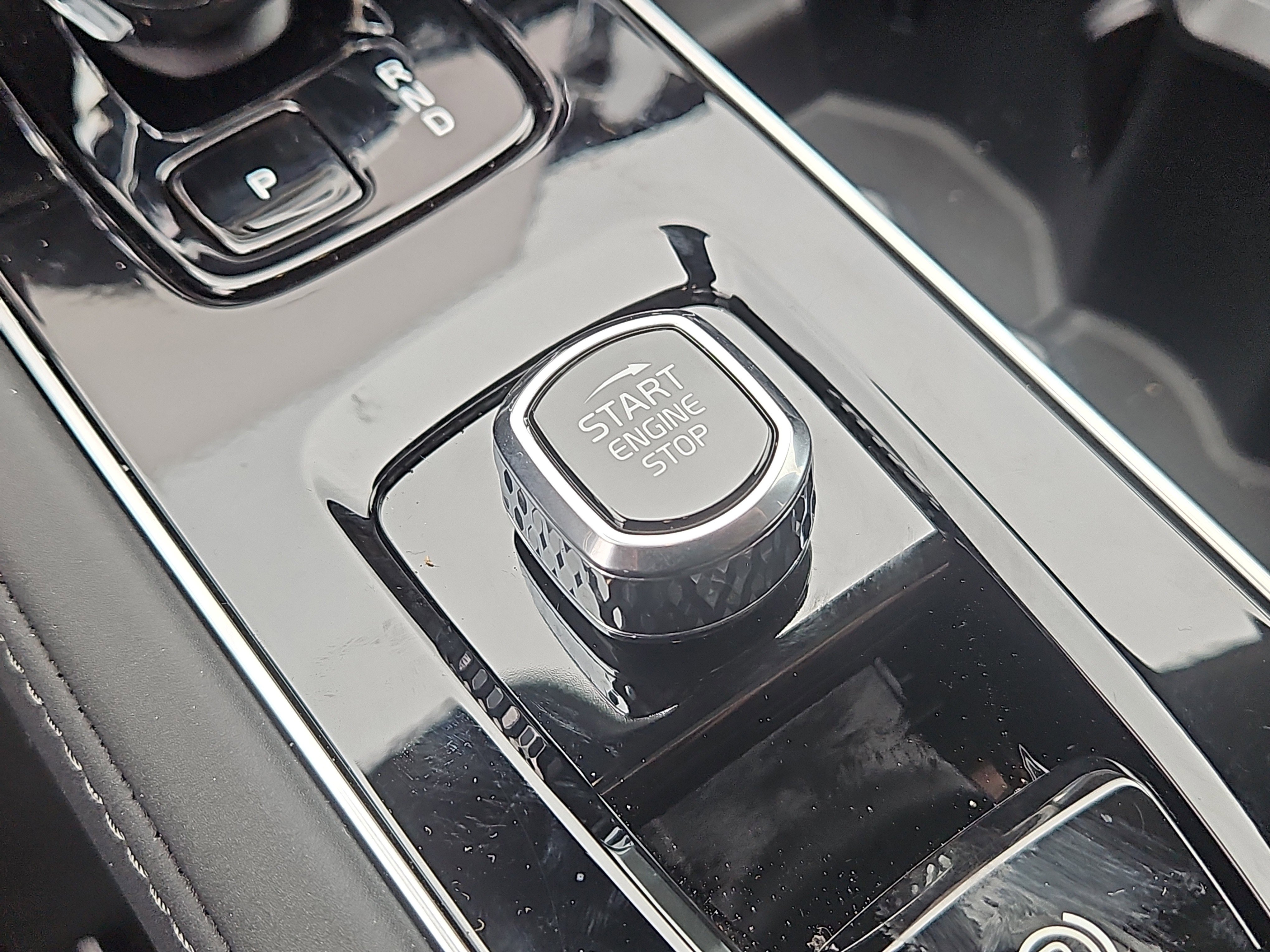 New 2026 Volvo XC90 B6 Ultra w/ Protection Package image 15