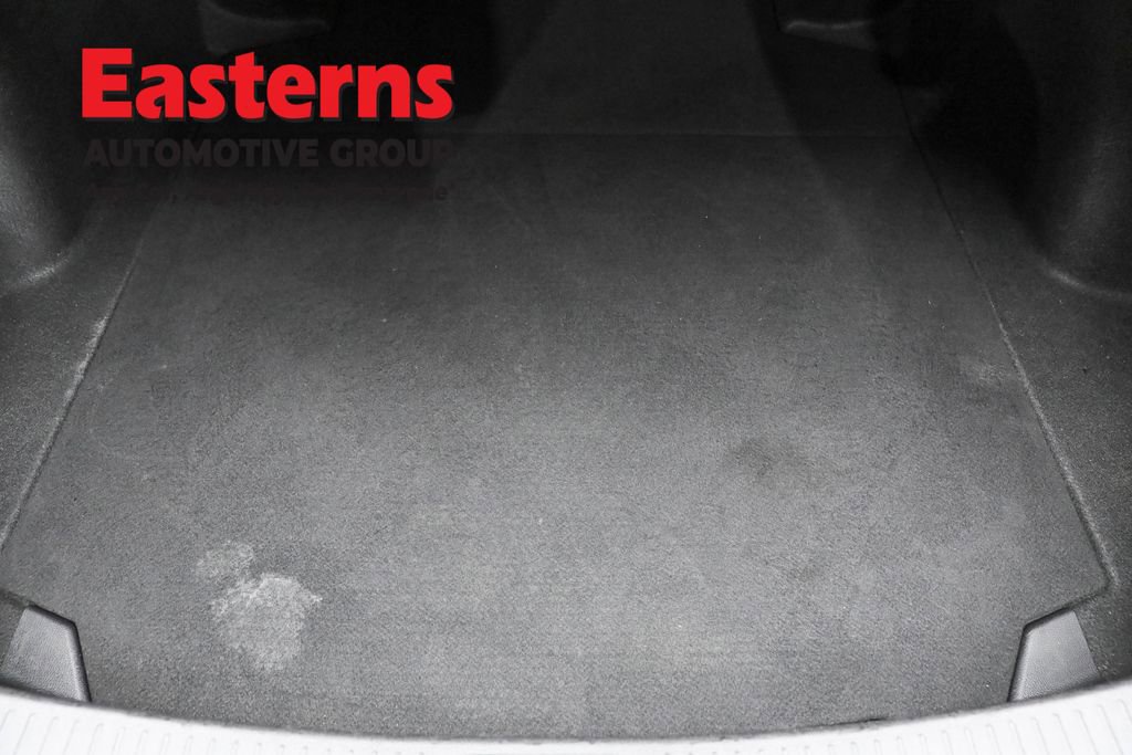 Used 2021 Toyota Corolla LE image 9