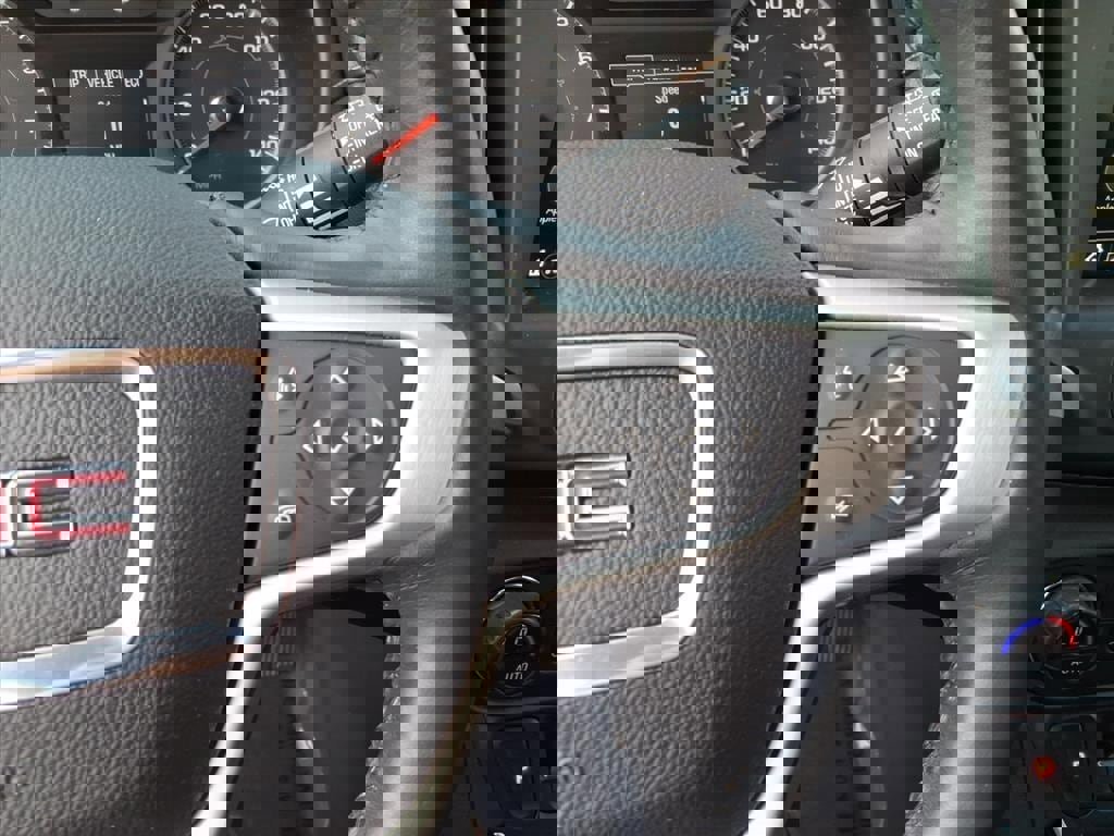 Used 2018 GMC Terrain SLE w/ Driver Convenience Package image 28