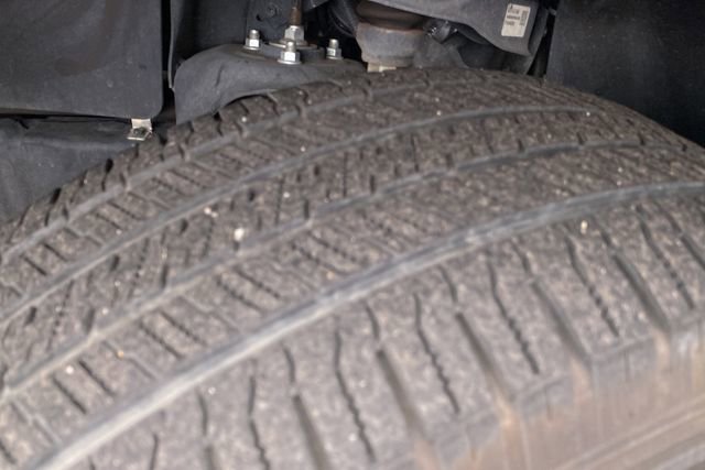 Used 2024 Nissan Frontier S w/ Graphics Package image 30