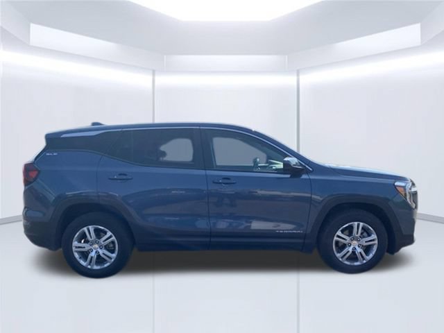 Used 2024 GMC Terrain SLE AWD/4WD image 5