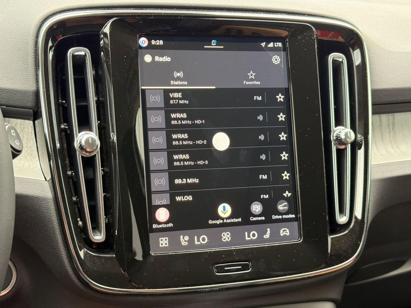 New 2026 Volvo XC40 B4 Core w/ Climate Package FWD image 20