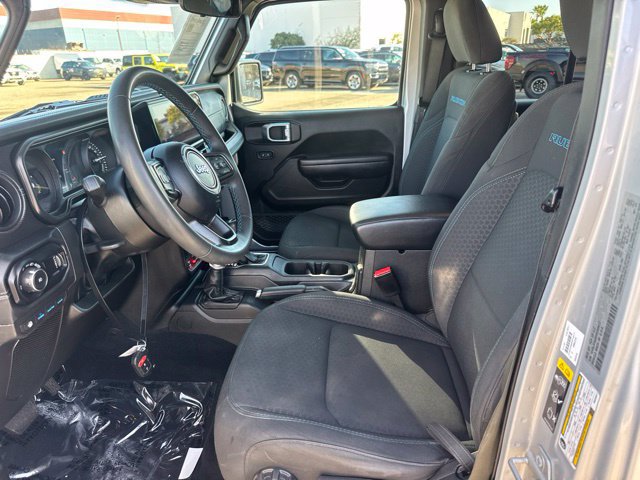 Used 2024 Jeep Wrangler Unlimited Rubicon 4xe AWD/4WD image 45