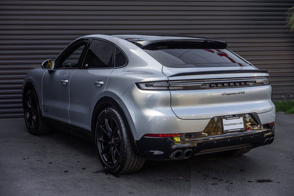 Certified 2025 Porsche Cayenne GTS image 3