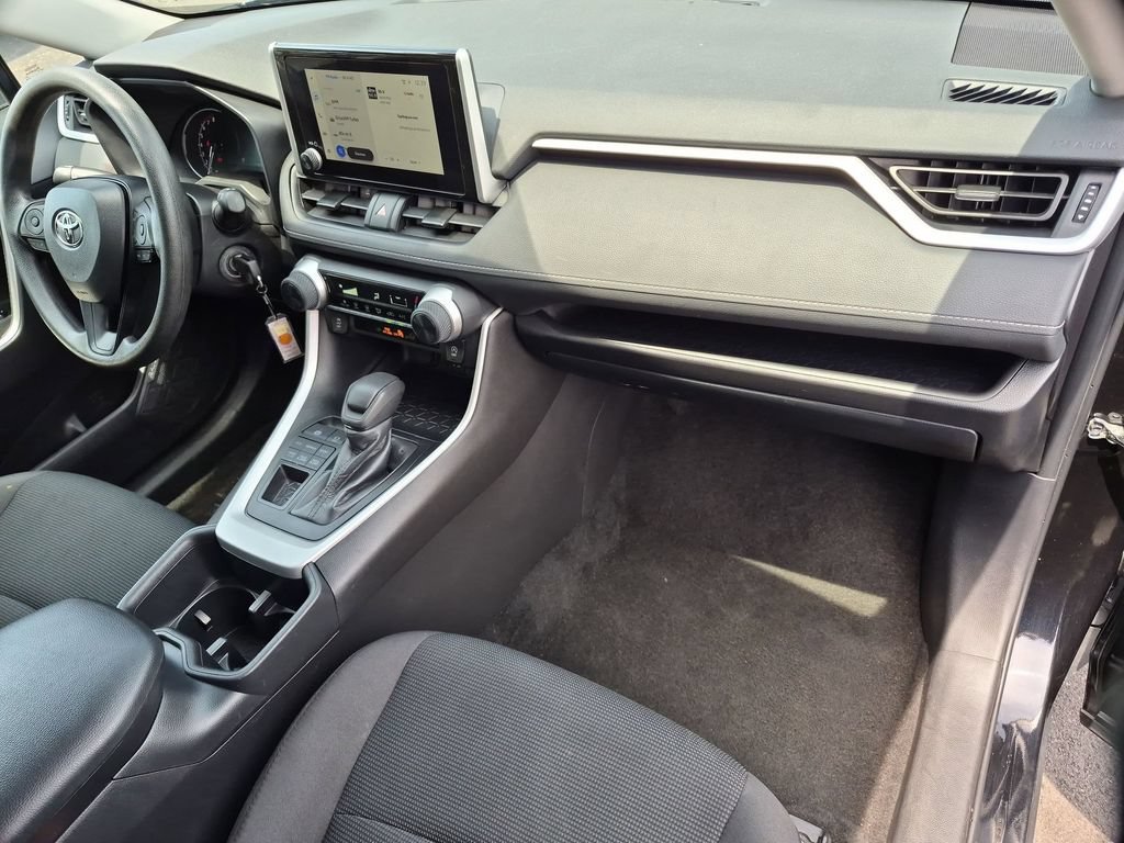 Used 2025 Toyota RAV4 LE AWD/4WD image 31