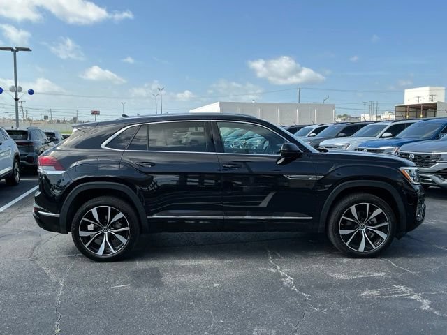 Used 2024 Volkswagen Atlas Cross Sport SEL Premium R-Line AWD/4WD image 2