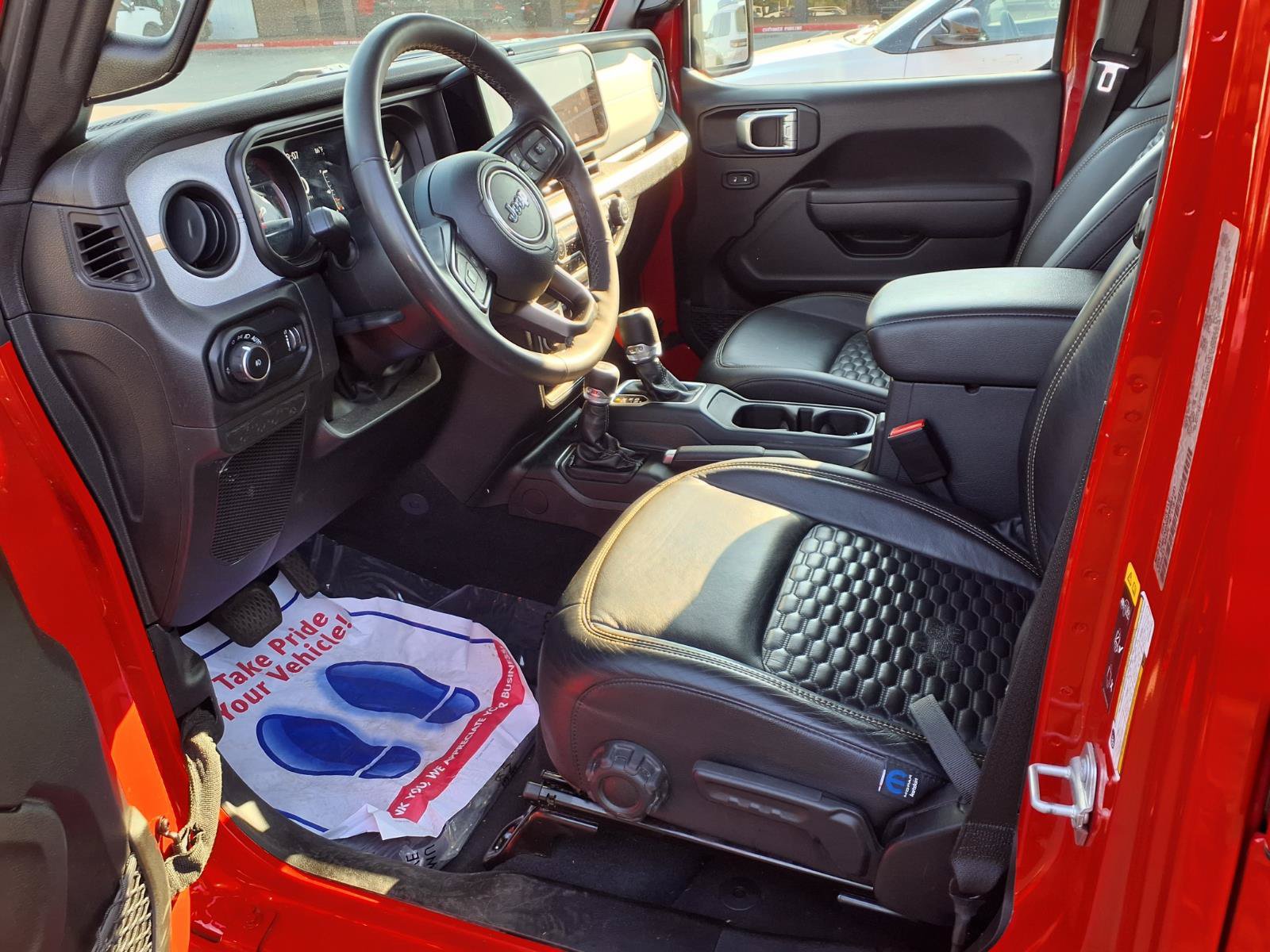 Used 2025 Jeep Wrangler Unlimited Sport AWD/4WD image 14