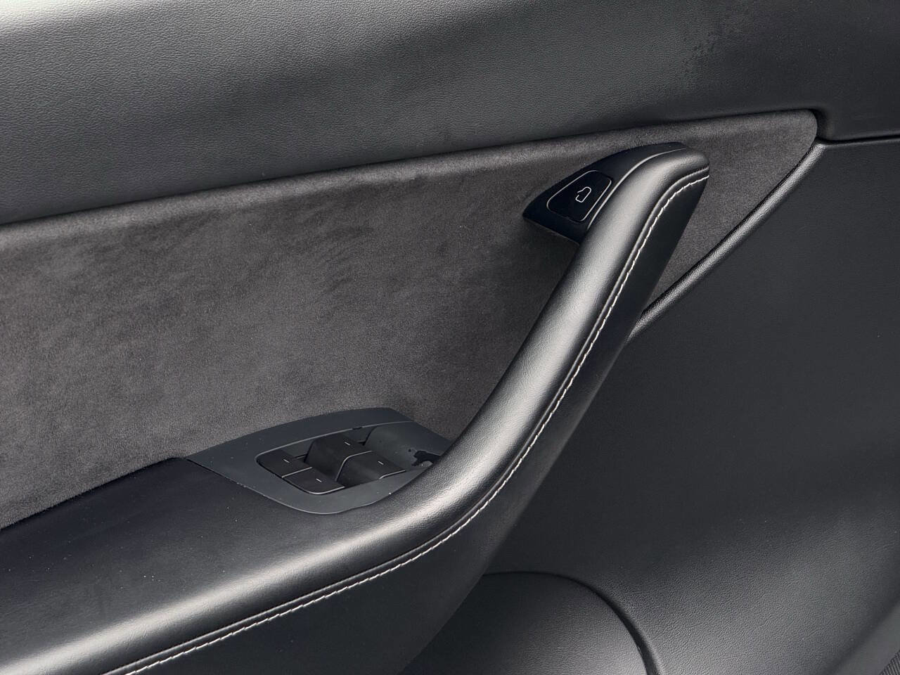 Used 2021 Tesla Model Y Long Range image 10