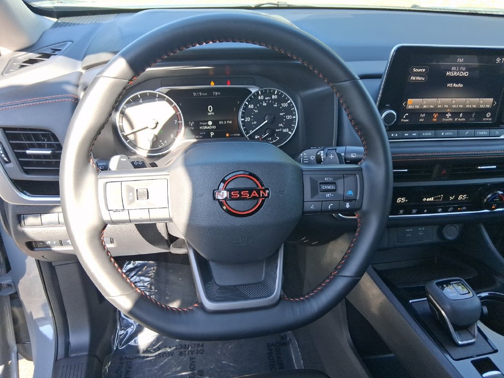 Used 2025 Nissan Rogue SV AWD/4WD image 15