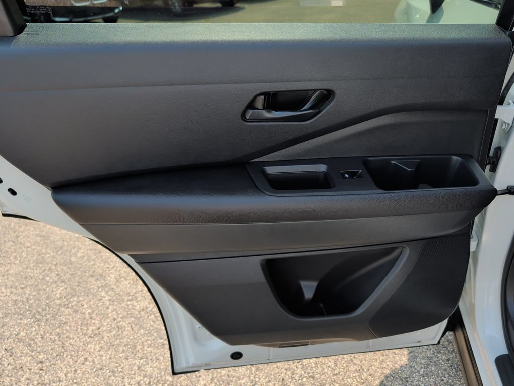 Used 2025 Nissan Pathfinder SV AWD/4WD image 30