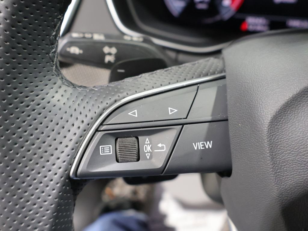Used 2025 Audi SQ5 Premium Plus AWD/4WD image 32