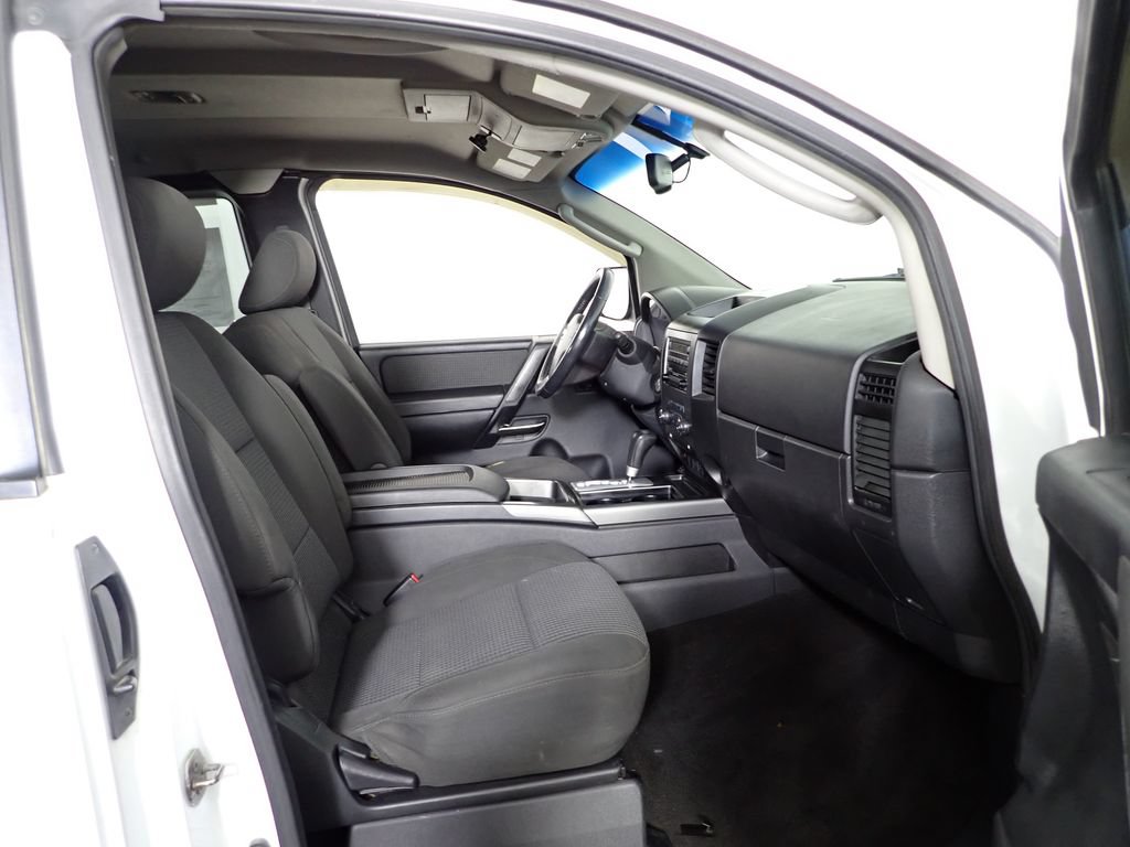 Used 2011 Nissan Titan SV w/ SV Value Truck Pkg AWD/4WD image 31