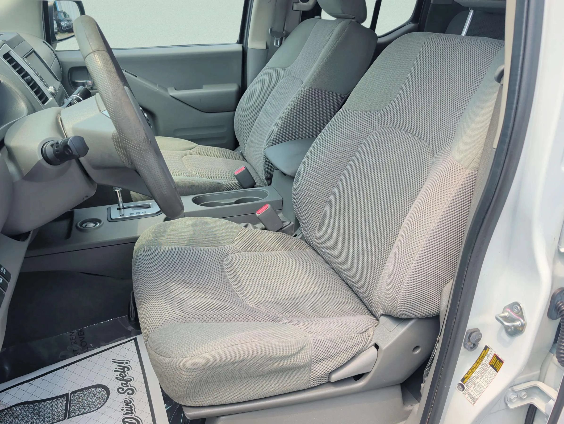 Used 2020 Nissan Frontier SV AWD/4WD image 13