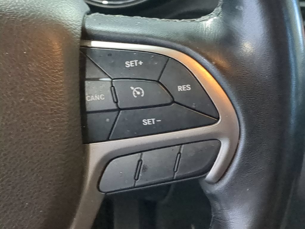 Used 2021 Jeep Grand Cherokee Limited AWD/4WD image 30