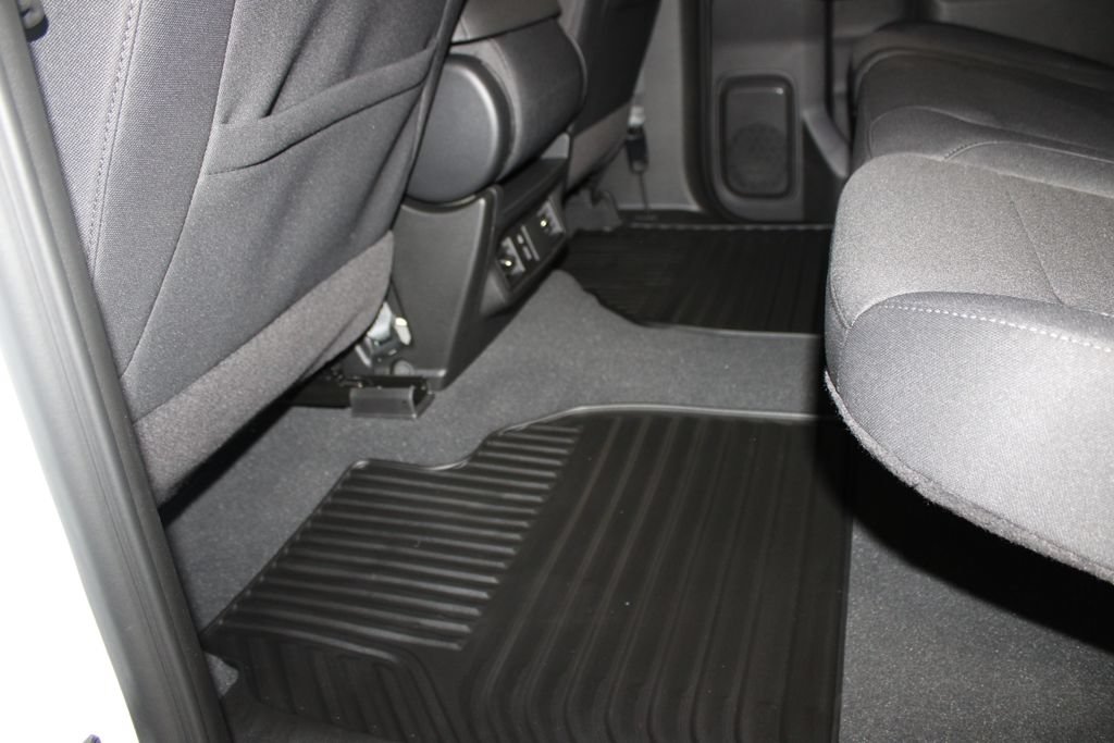 New 2026 Chevrolet Silverado 1500 Custom w/ LPO, Dark Essentials Package AWD/4WD image 23