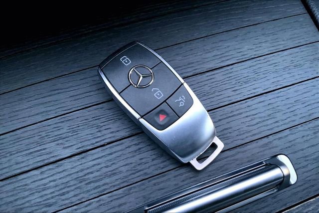 Used 2020 Mercedes-Benz GLE 350 4MATIC w/ Premium Package image 14