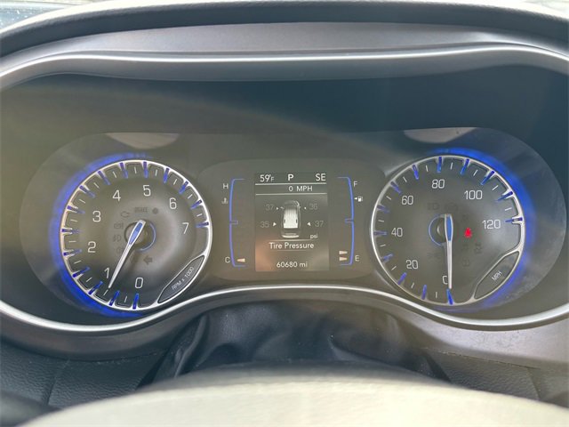 Used 2020 Chrysler Pacifica Touring-L image 32