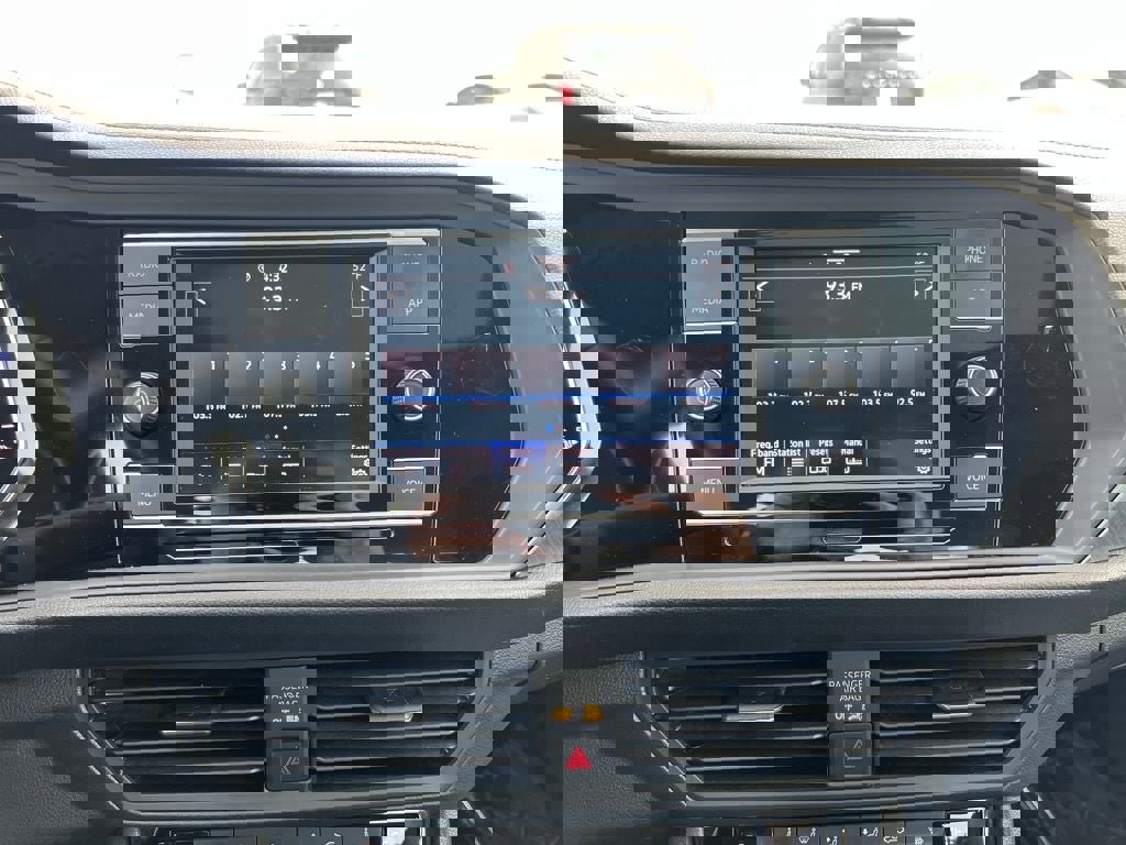 Used 2024 Volkswagen Jetta SE image 14